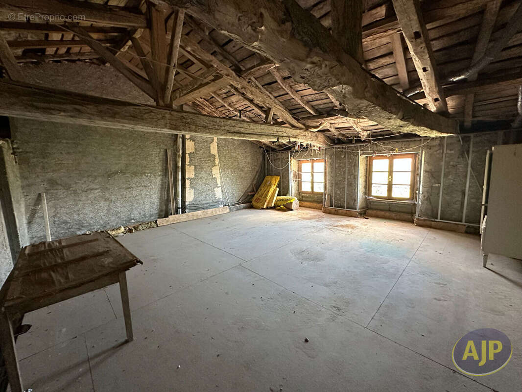 Maison à JARNAC-CHAMPAGNE