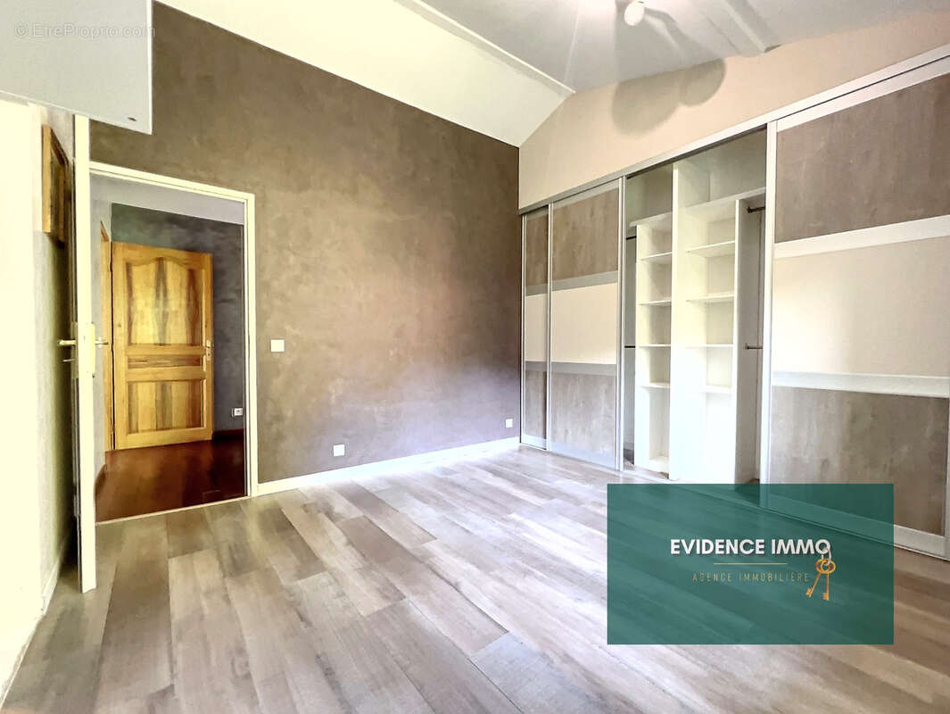 Maison à OYTIER-SAINT-OBLAS