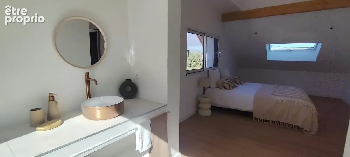 Maison, 4 Chambres, entièrement rénovée avec 3 suites parentales et piscine sur 1500 m2 de terrain - photo 18