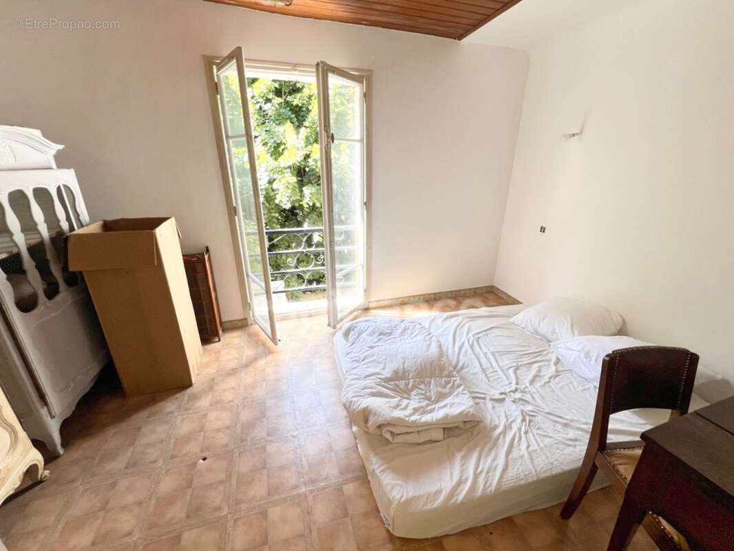 Maison à vendre à Digne-les-Bains – 115 m², 4 chambres, jardin arboré de 300 m², fort potentiel - photo 22