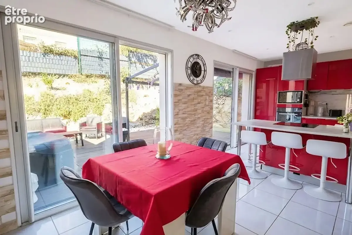 Photo Appartement à Montagny au prix de 332 000€