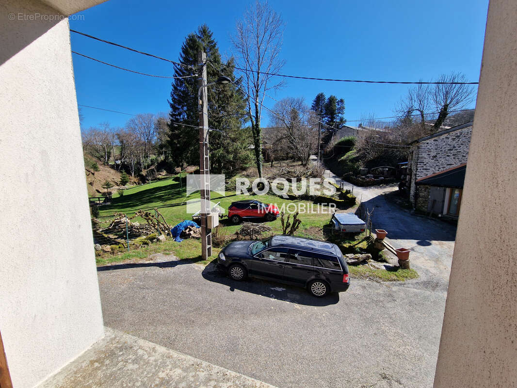 Sur la commune de Castanet-le-Haut, à vendre charmante maison de village 4 pièces d'environ 75 m2 avec garage - photo 10