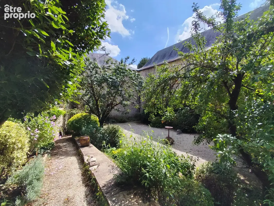 Jolie maison de village de quatre chambres avec grand jardin et grange, au cœur de Tusson - photo 18