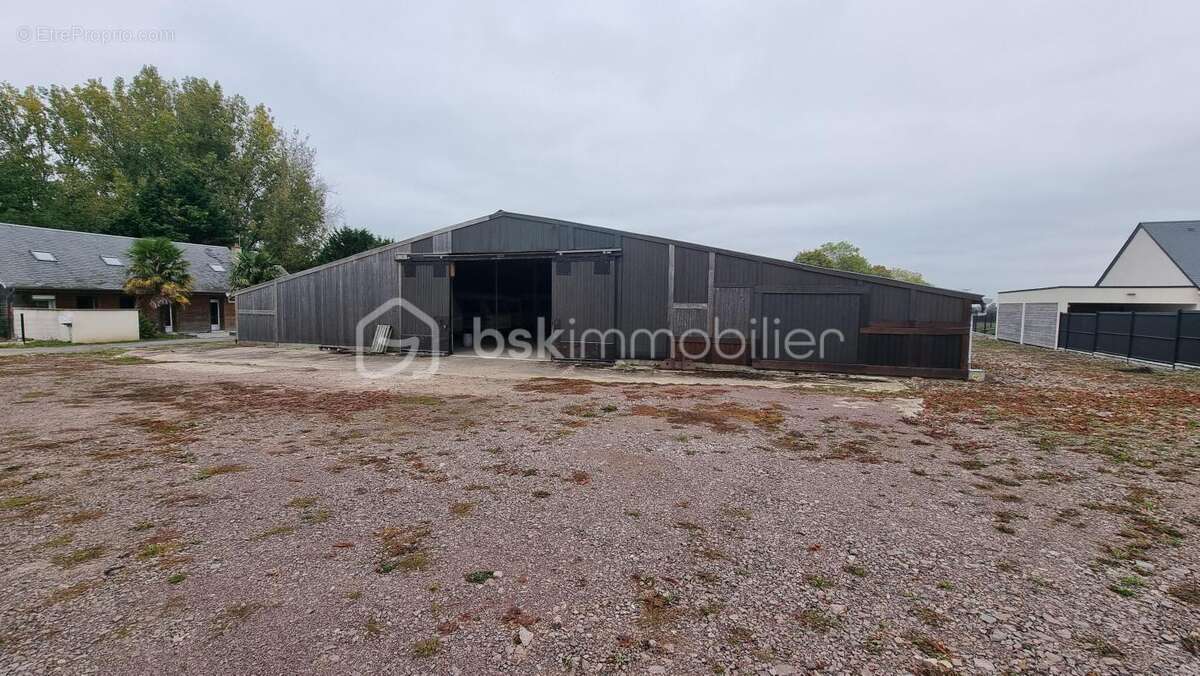 Terrain à NOYERS-BOCAGE