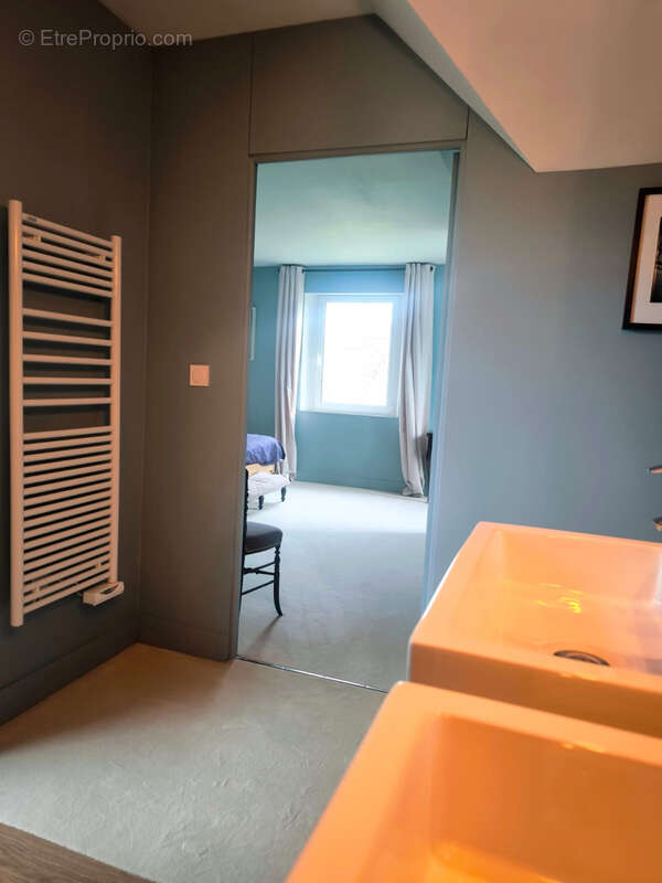 Maison à COULANS-SUR-GEE