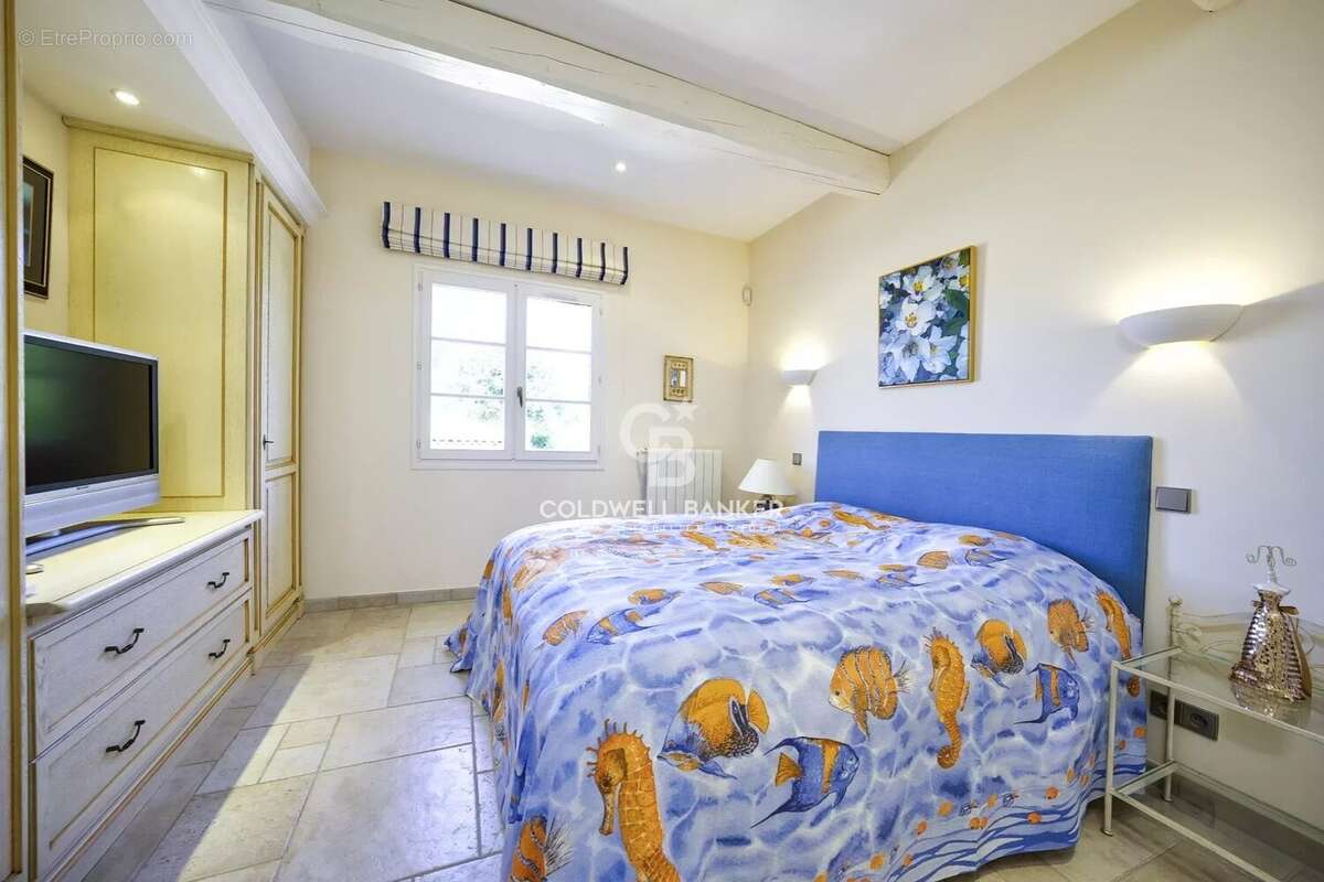 Maison à VALBONNE