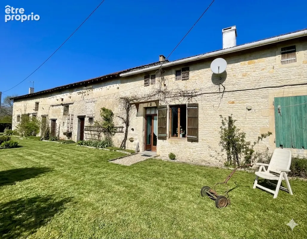 Maison à LOUBILLE