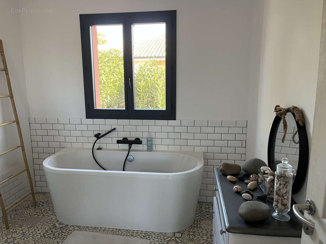 Maison à VENDAYS-MONTALIVET