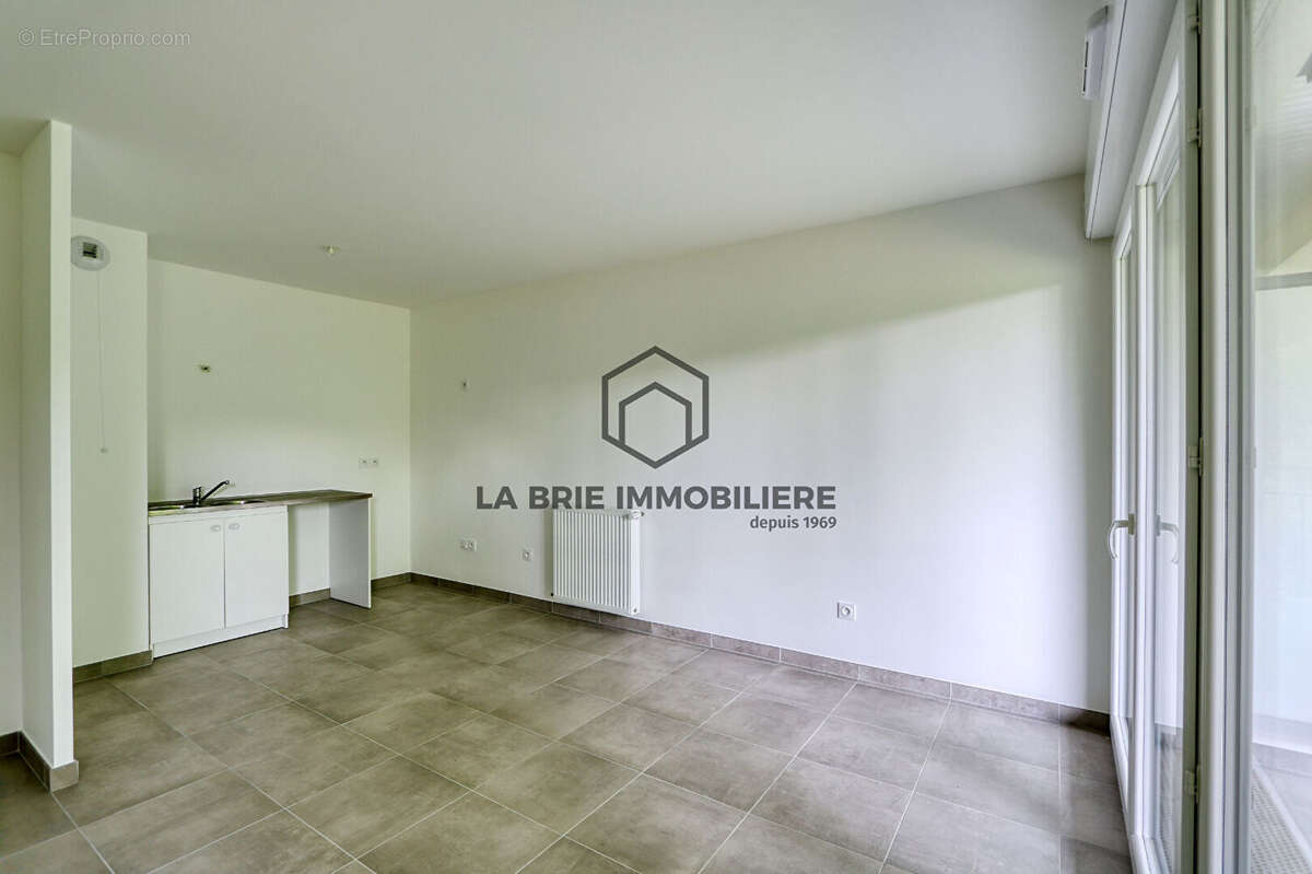 Appartement à EMERAINVILLE