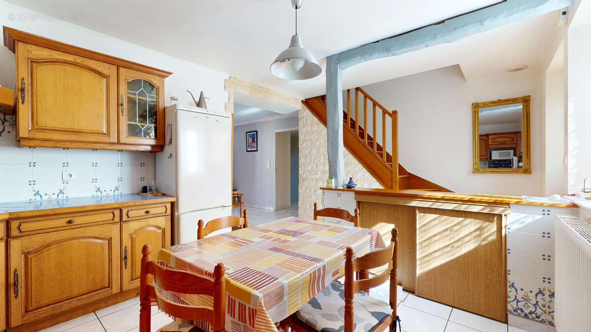 Maison à AVANNE-AVENEY