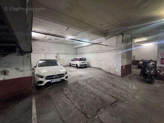 Parking à MARSEILLE-1E