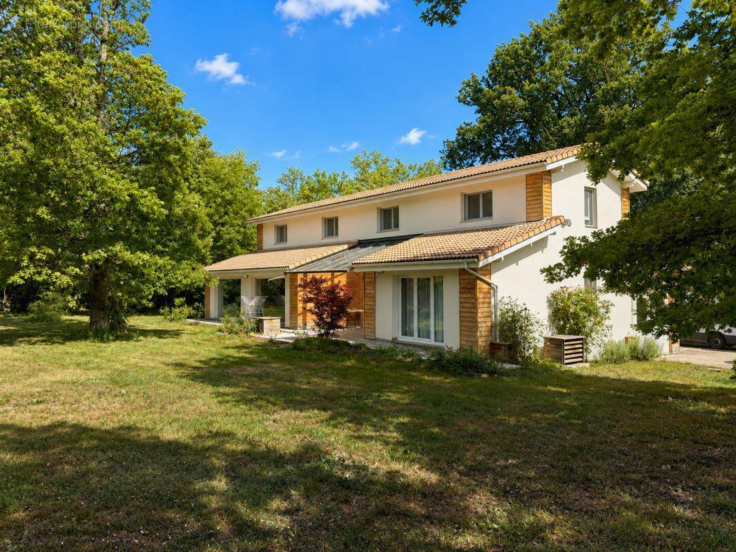 Maison à GRAZAC