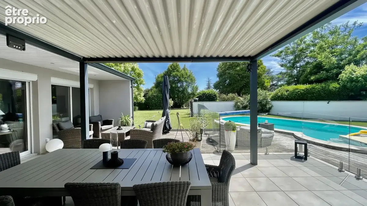 Superbe Villa familiale avec piscine, jardin paysagé et terrain de pétanque / visite virtuelle. - photo 2
