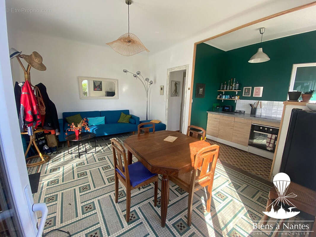 A vendre petite maison de bord de mer - photo 4