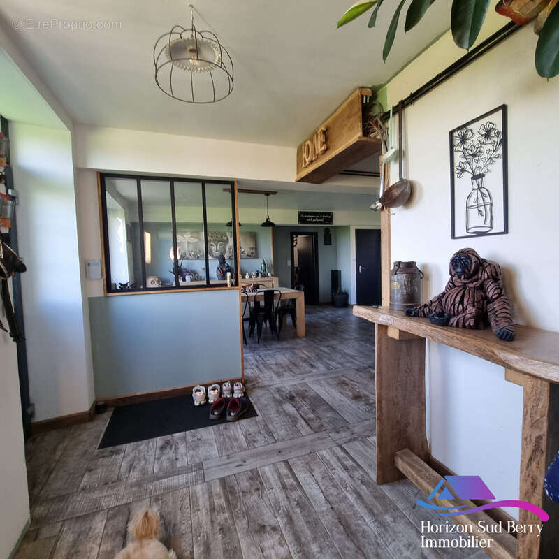 Entrée - Maison à AIGURANDE