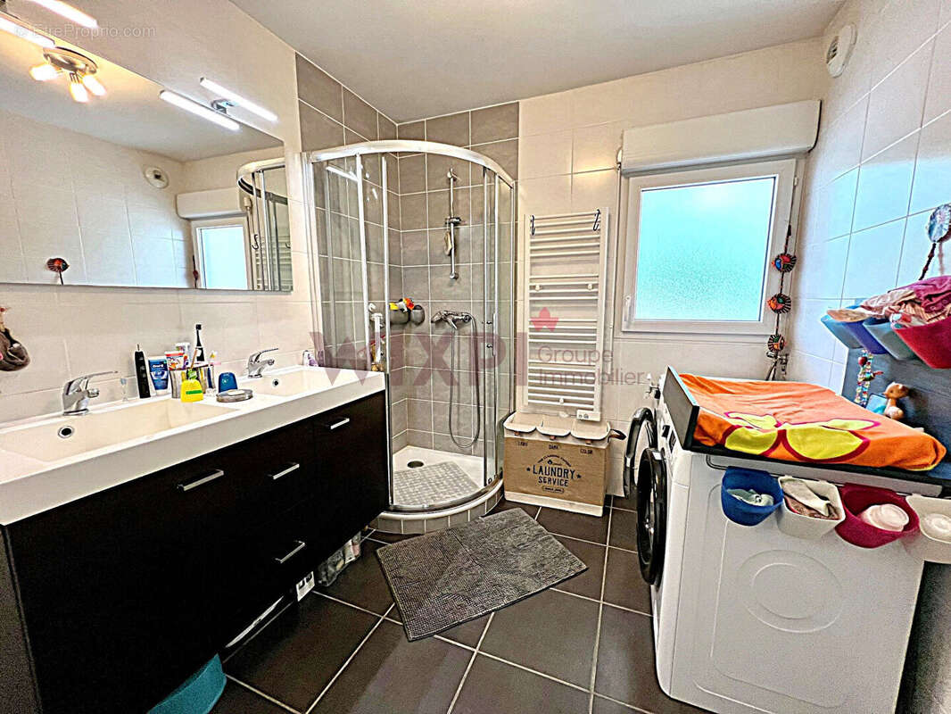 Appartement à SAINT-ISMIER