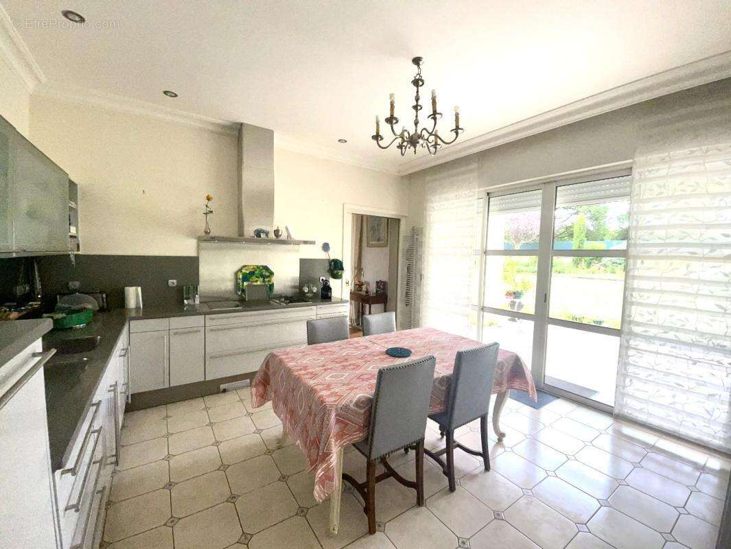 Maison à TERRASSON-LAVILLEDIEU
