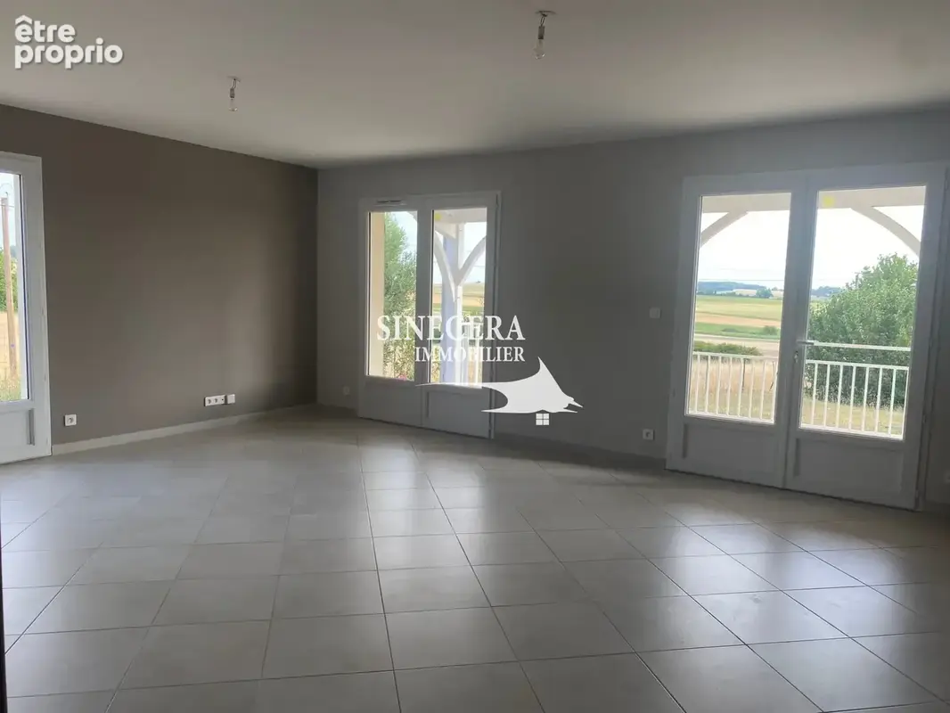 Maison 110 m² à Chalais  - photo 4