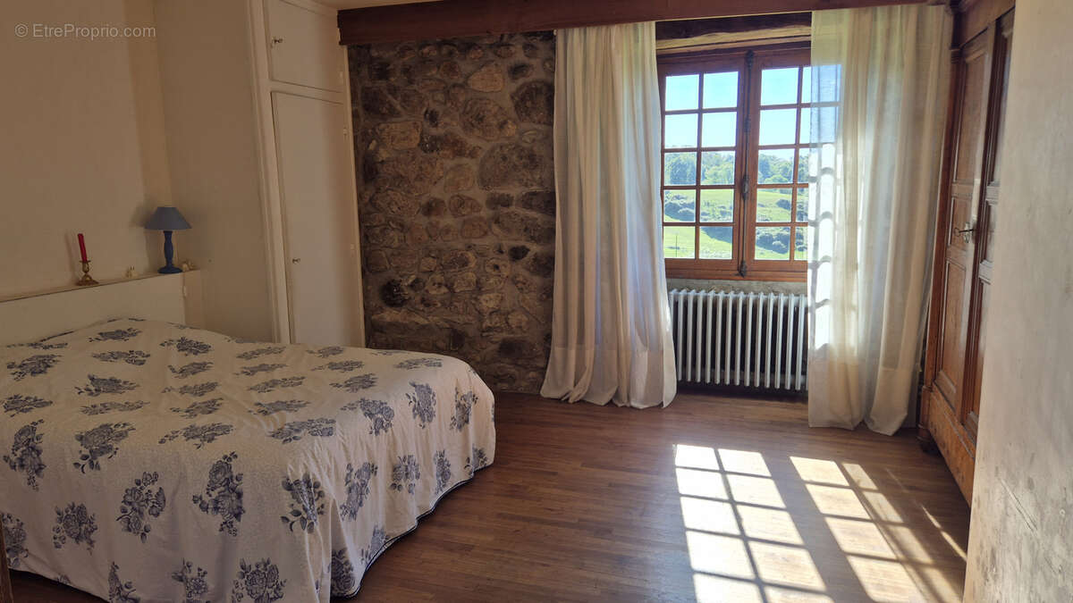 Maison à SAINT-CERNIN