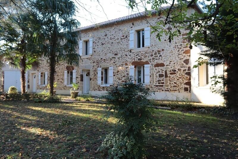Maison à EUGENIE-LES-BAINS