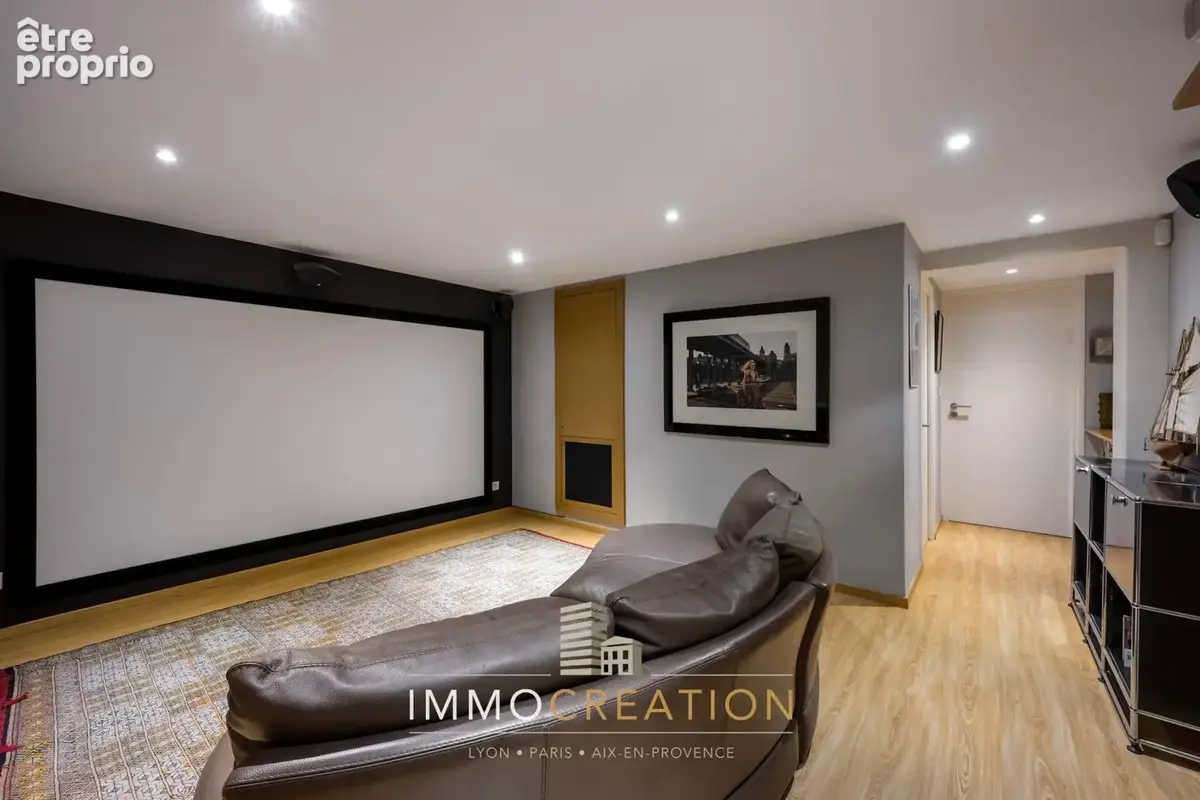 Propriété exceptionnelle de grand standing, climatisée, sur 1000 m2, piscine, à vendre à LYON 3 Montchat PArc - photo 10