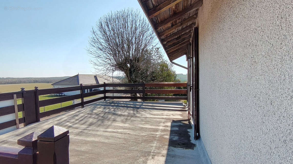 Maison à CERISIERES