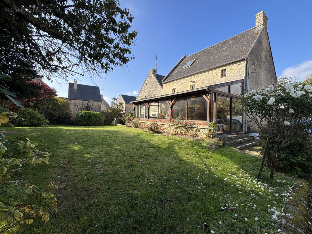 Maison à LE FRESNE-CAMILLY