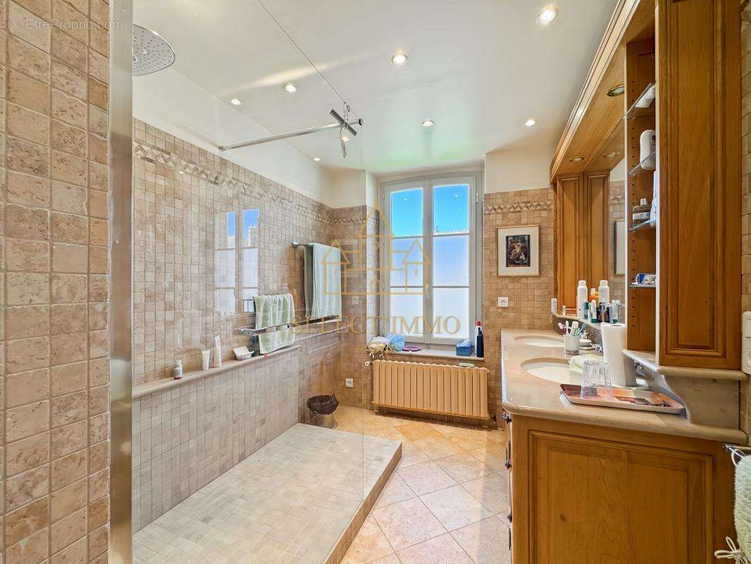 Une propriété d’exception avec dépendance sur une presqu'île aux portes de Paris - photo 10