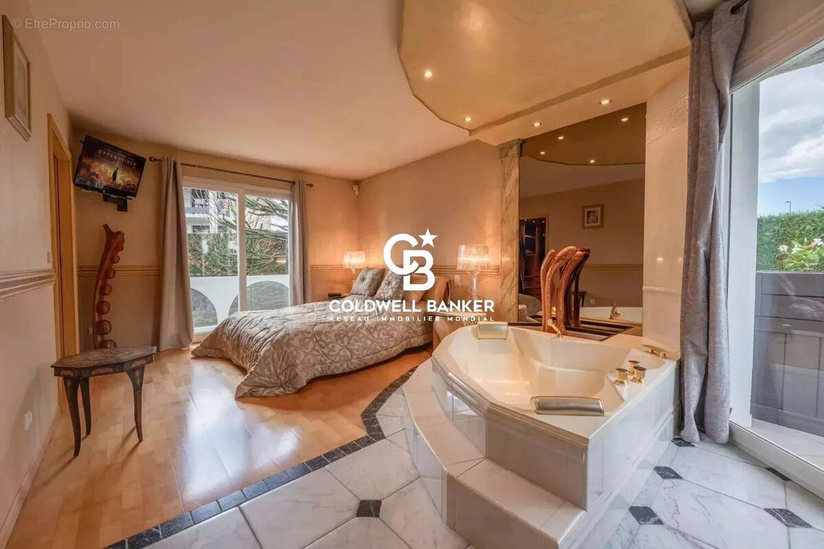 Maison à ARTHAZ-PONT-NOTRE-DAME