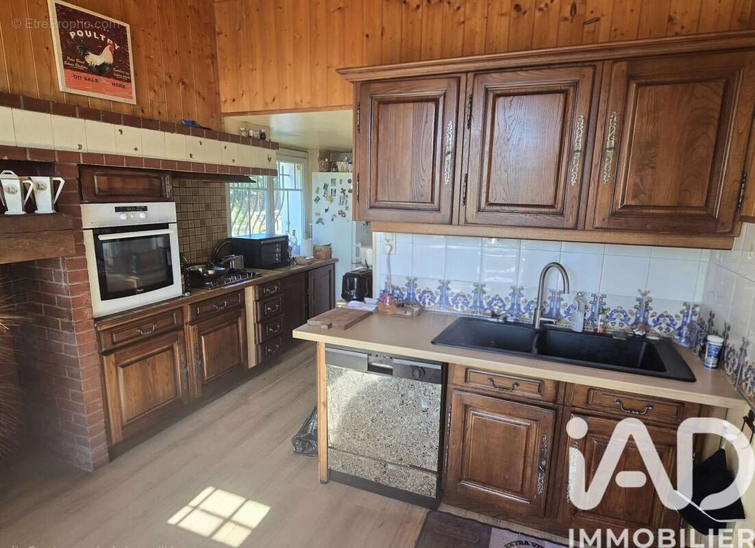 Maison 296 m² à Saint-Pierre-De-Trivisy  - photo 7