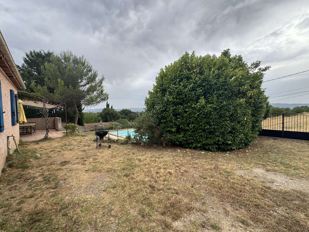 Maison 88 m² à Villelaure  - photo 3