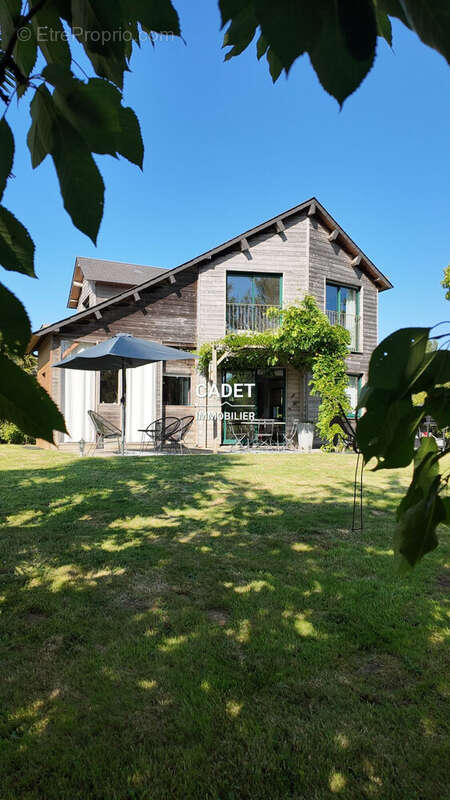 Maison à FOLLIGNY