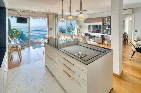 Appartement à ROQUEBRUNE-CAP-MARTIN