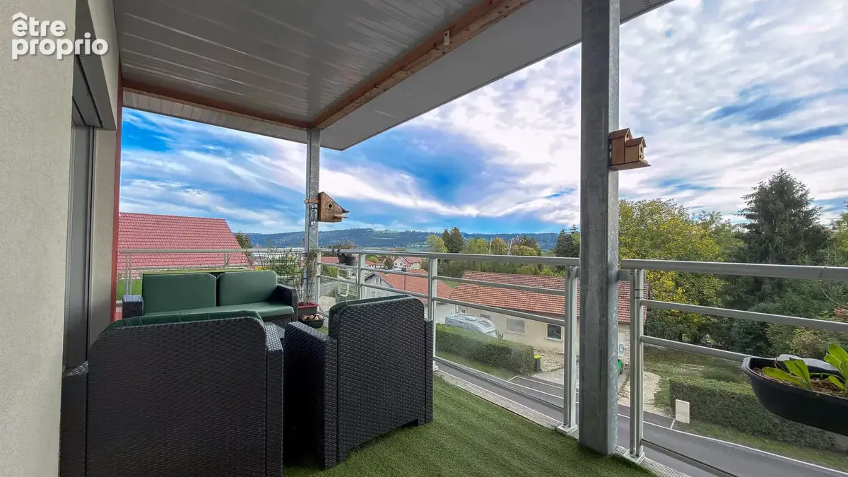Appartement récent de 67 m2, deux chambres, à Orchamps-Vennes - photo 1