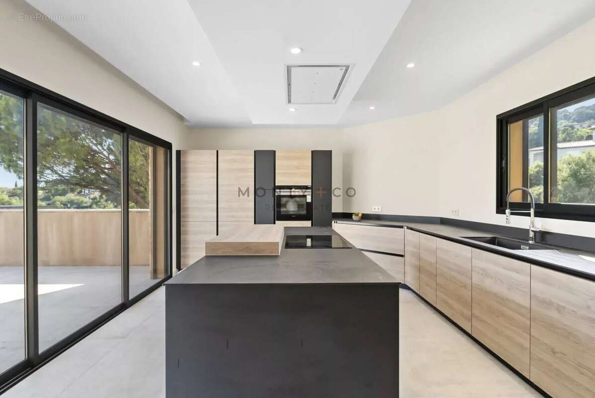 Villa contemporaine avec vue mer à vendre dans le domaine privé de Beauvallon Bartole, Grimaud - photo 7