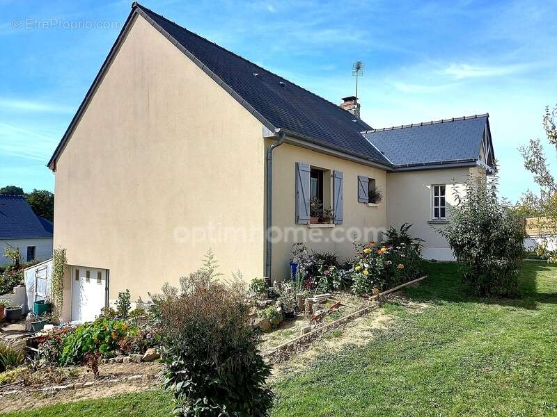 Maison à SAINT-GERMAIN-LE-FOUILLOUX