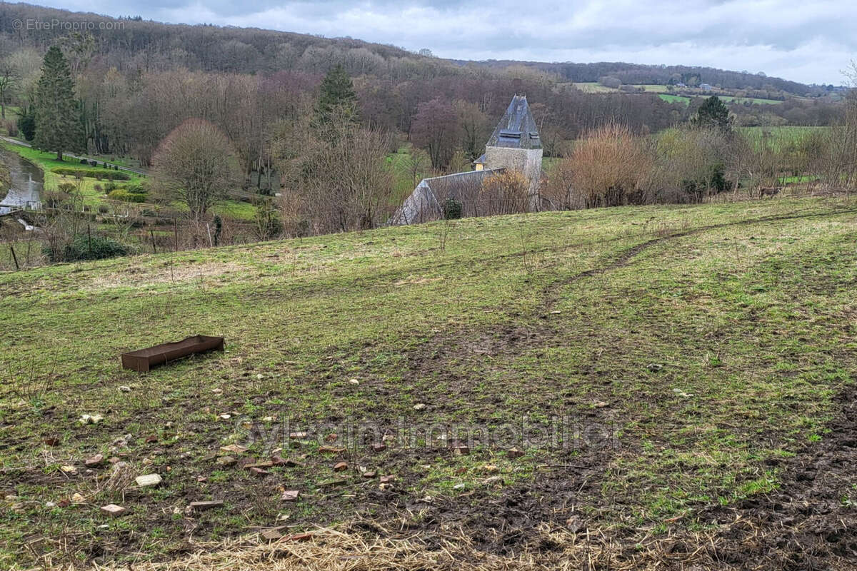 Terrain 2046 m² à Fontenay-Torcy  - photo 4