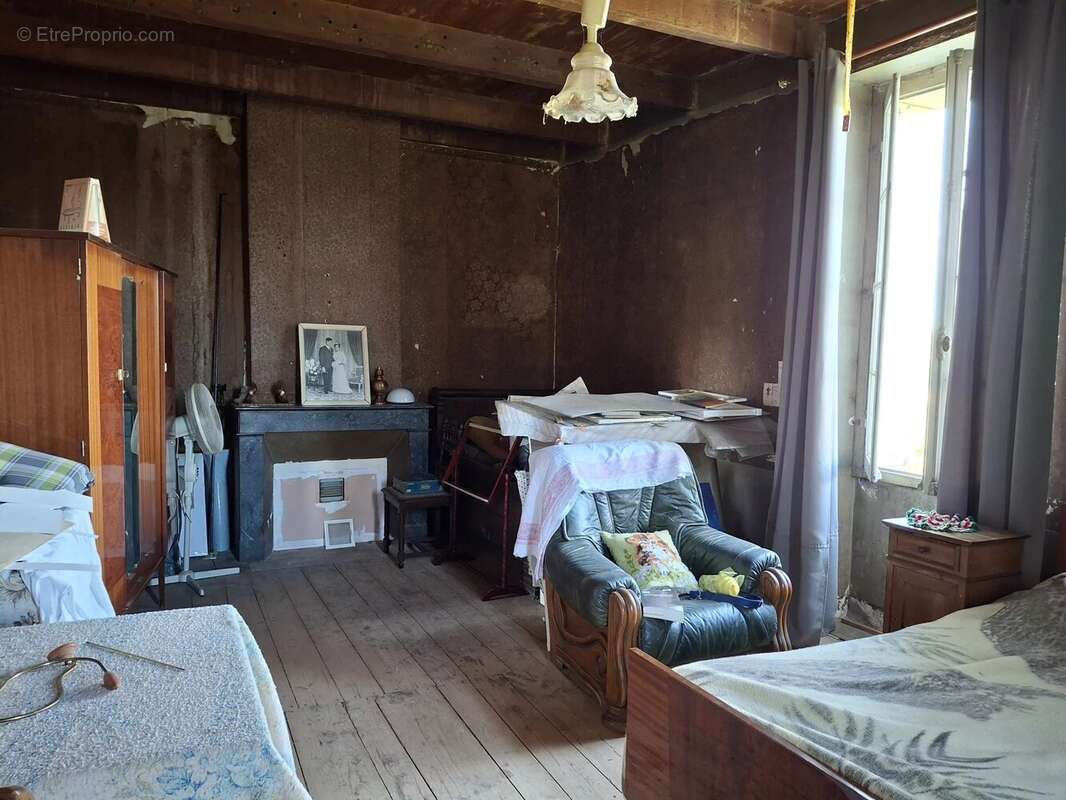 Propriété historique avec dépendances et 31 hectares de terrain - photo 14