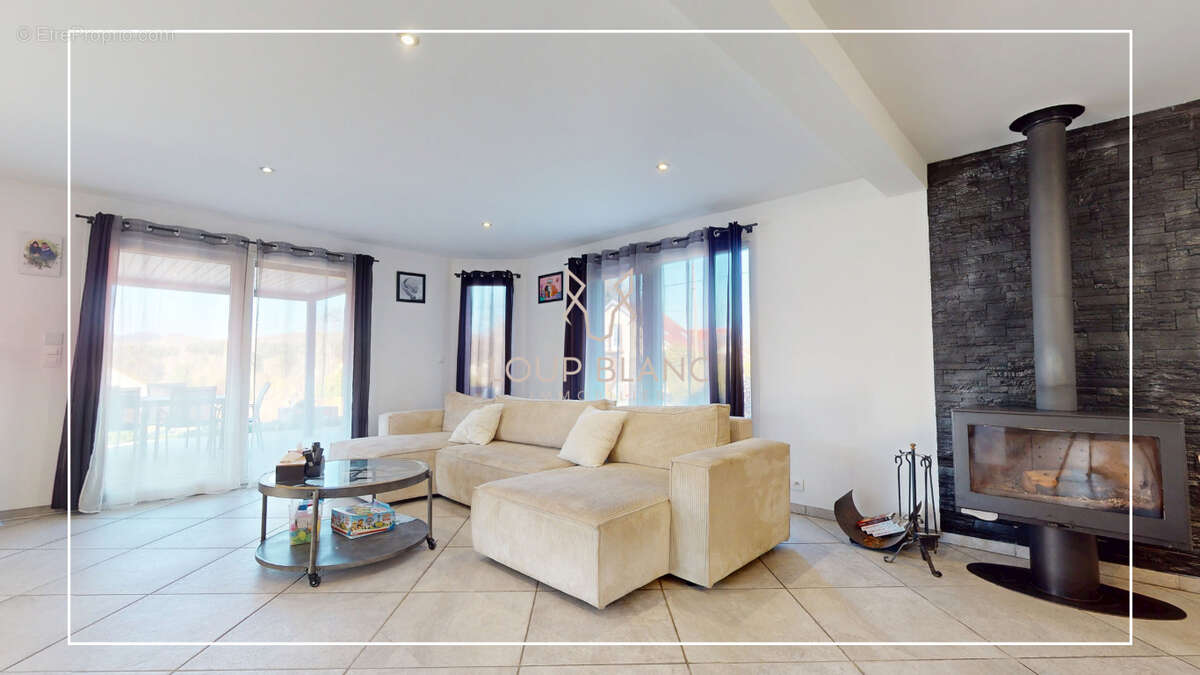 Maison à CHAMPAGNEY