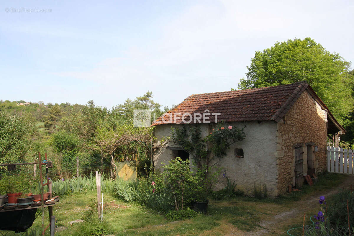 Maison en pierre Château L'Evêque 4 pièces 143 m2 - Dépendances - photo 15