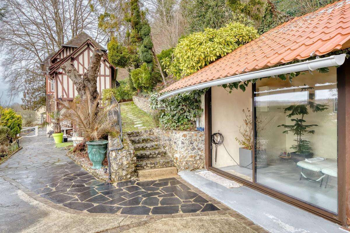 Maison à MANNEVILLE-SUR-RISLE