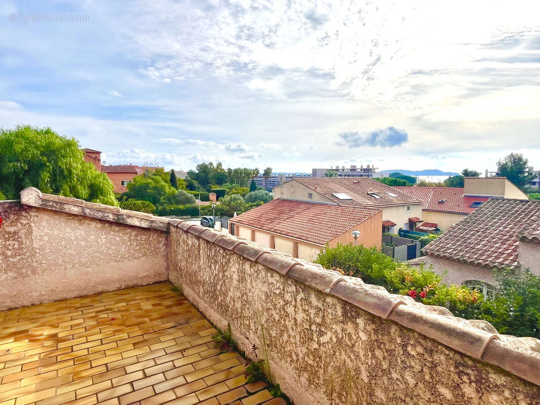 Maison à CARQUEIRANNE