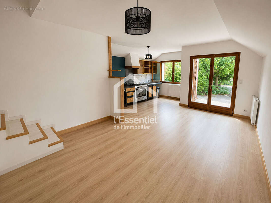 Maison à LES MUREAUX