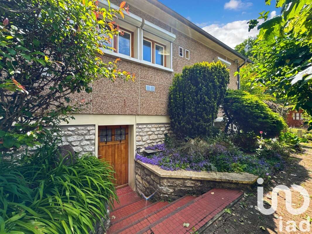 Photo 2 - Maison à CESSON