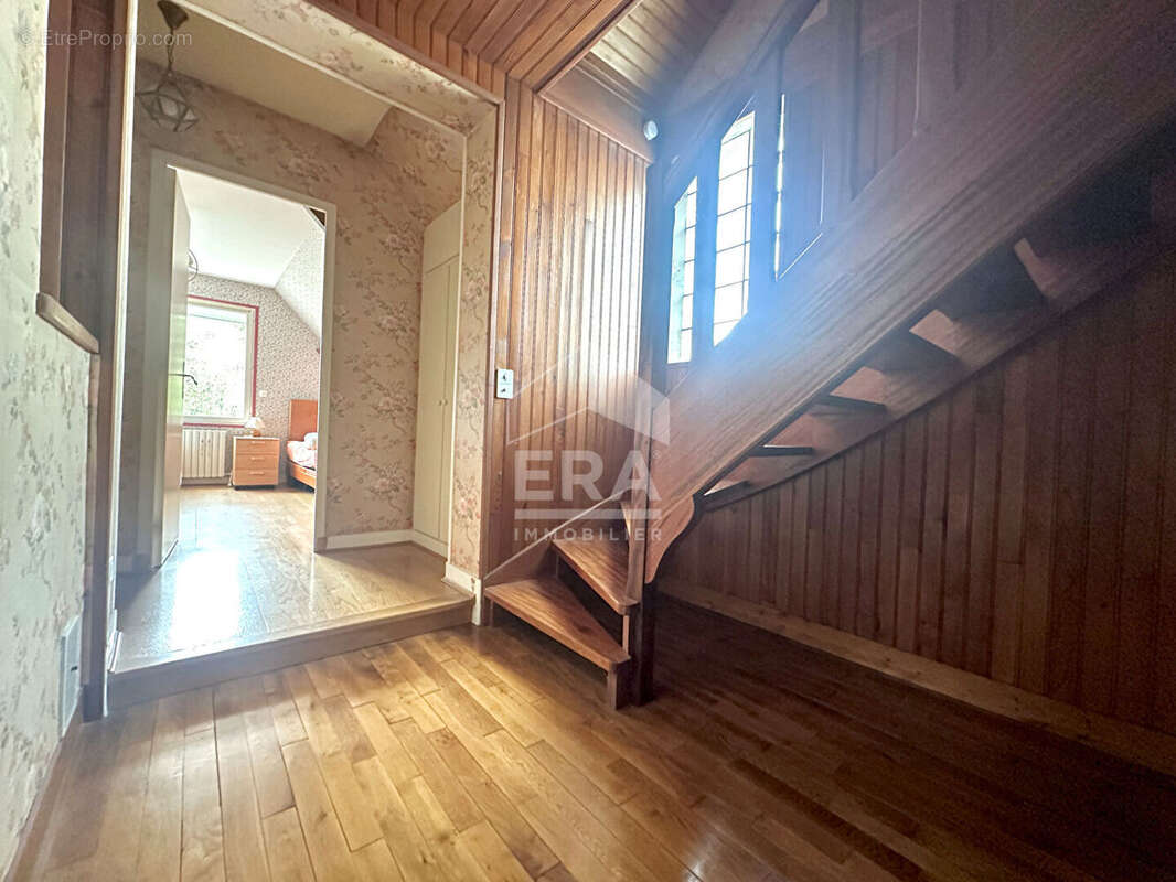 Maison à SAINT-PIERRE-LES-NEMOURS