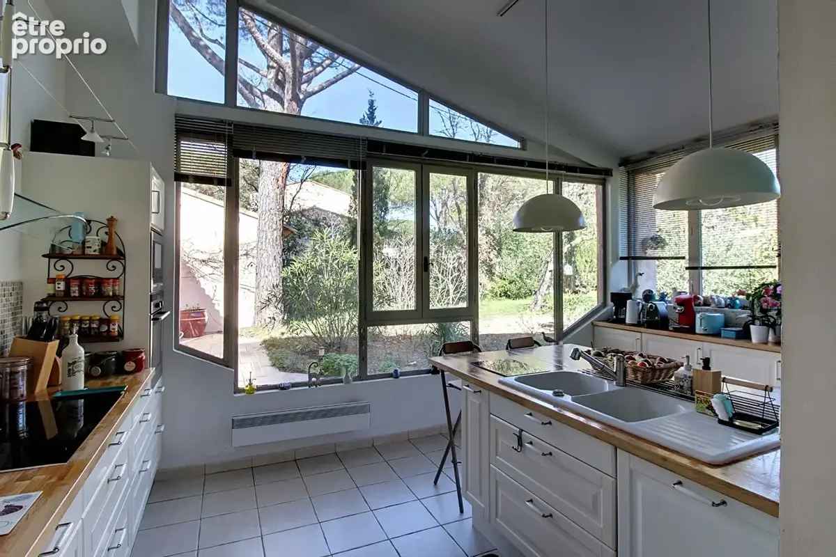 Maison 140  m² avec piscine, pool house et double garage . - photo 11