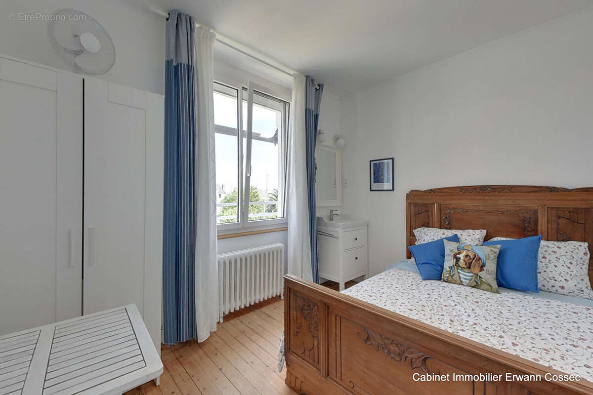 LECHIAGAT - Maison de 130 m² profitant d'une vue sur le port - photo 12