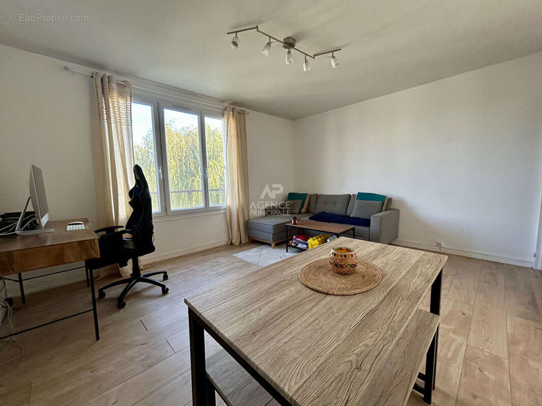 Appartement Poissy 3 pièce(s) 60 m2 - photo 2