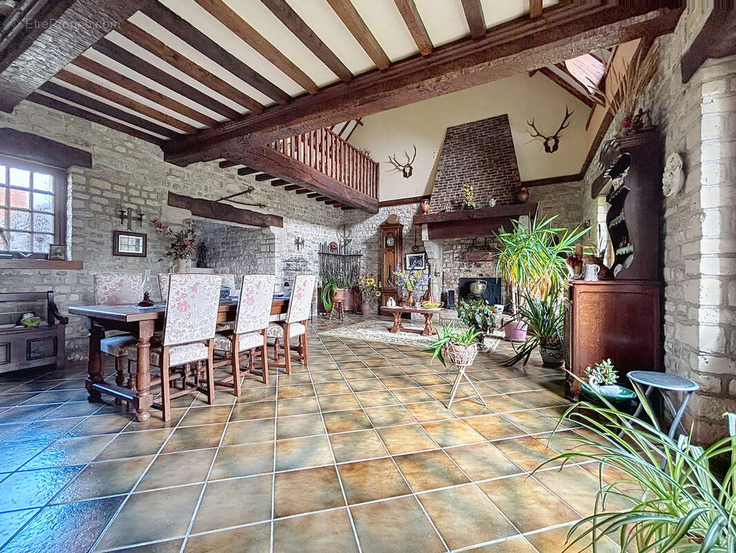 Maison à LIESVILLE-SUR-DOUVE