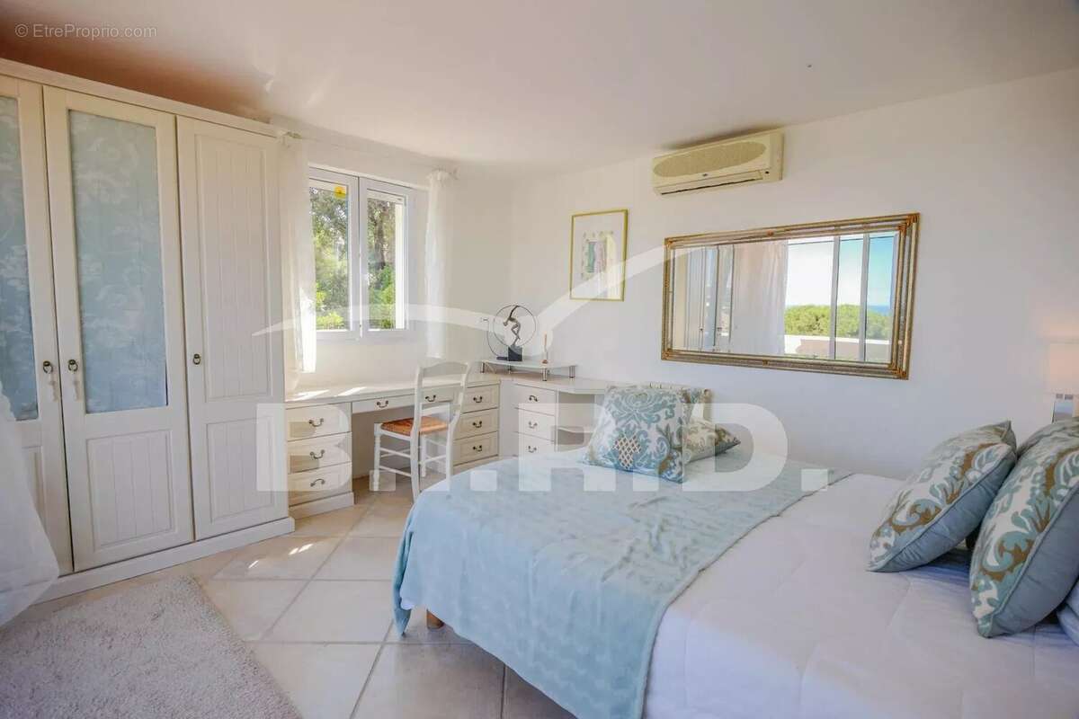 Maison à LES ISSAMBRES